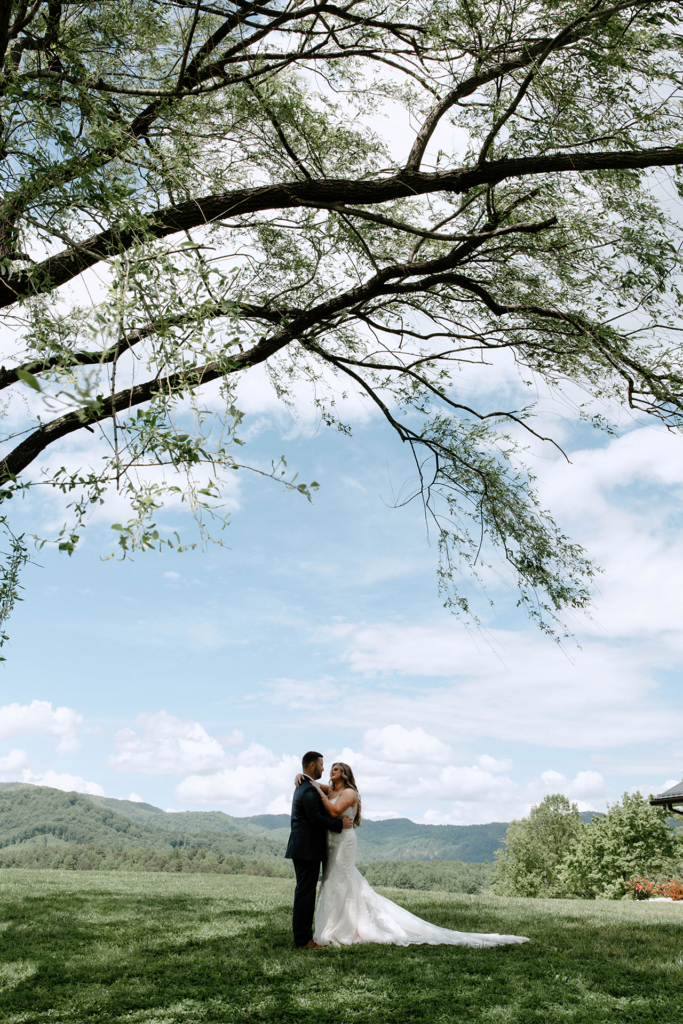 01-OutdoorWeddingPhotography-NorthCarolina-JordanBrannock