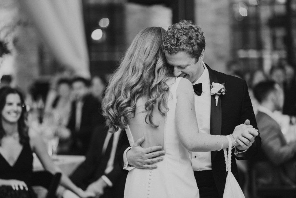 03-WeddingPhotography-NorthCarolina-HusbandWife-IntimateFirstDance